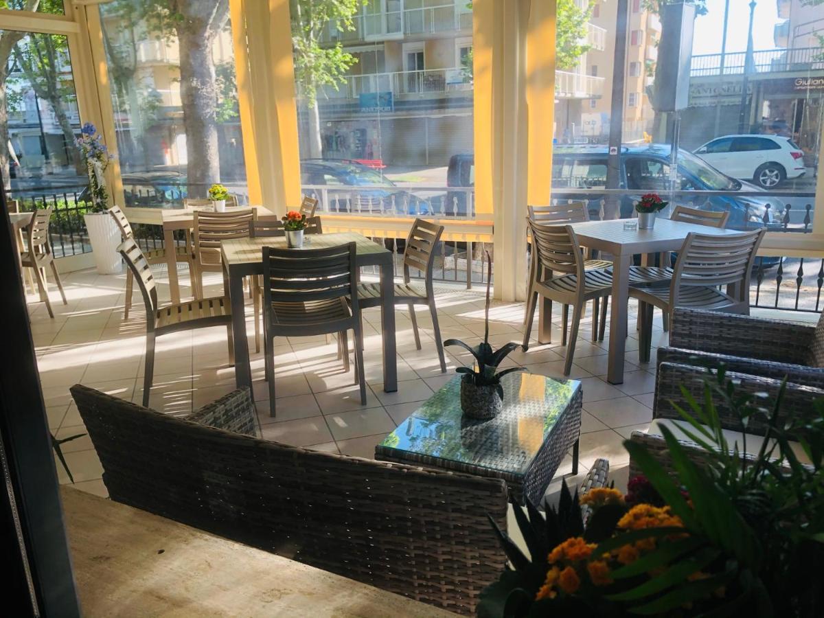 Piccolo Hotel Чезенатико Экстерьер фото