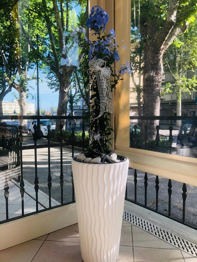 Piccolo Hotel Чезенатико Экстерьер фото
